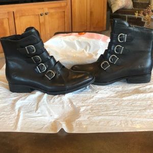 Born boots 10